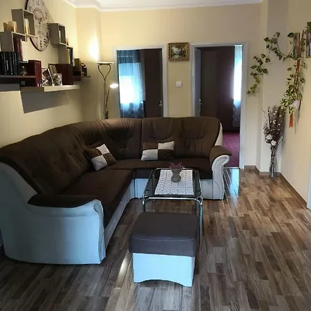 Apartment Zsiga Apartman Haus
