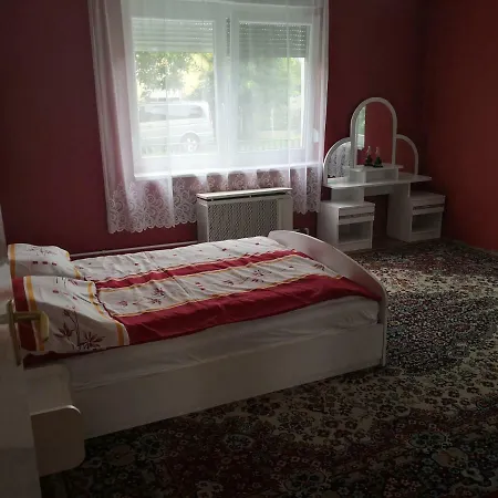 Zsiga Apartman Haus Apartment *